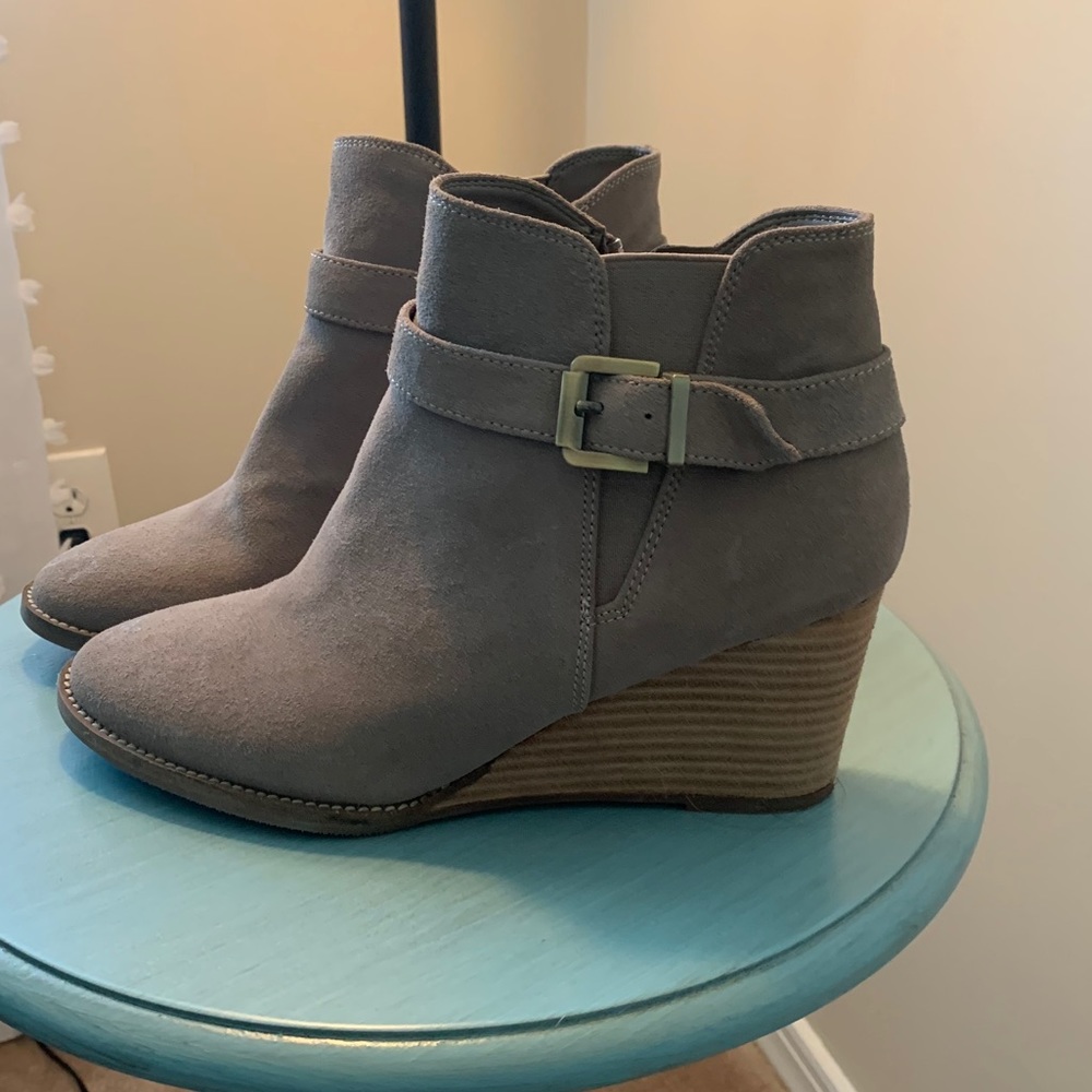 New tan Wedge ankle boots